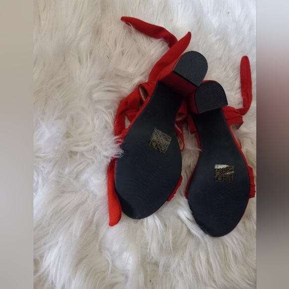 Allegra K SIZE 6.5 red suede block heels - Picture 4 of 6